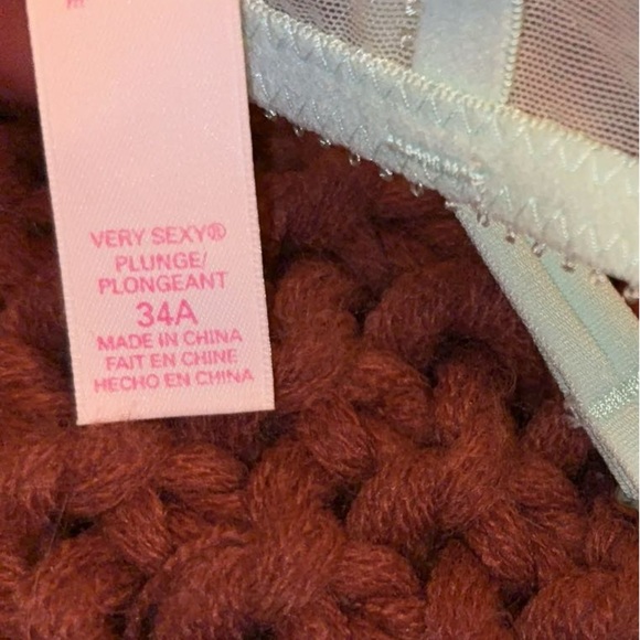 Victoria’s Secret Lace Bra - Picture 9 of 9